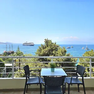 Saint Tropez , Saranda Albania